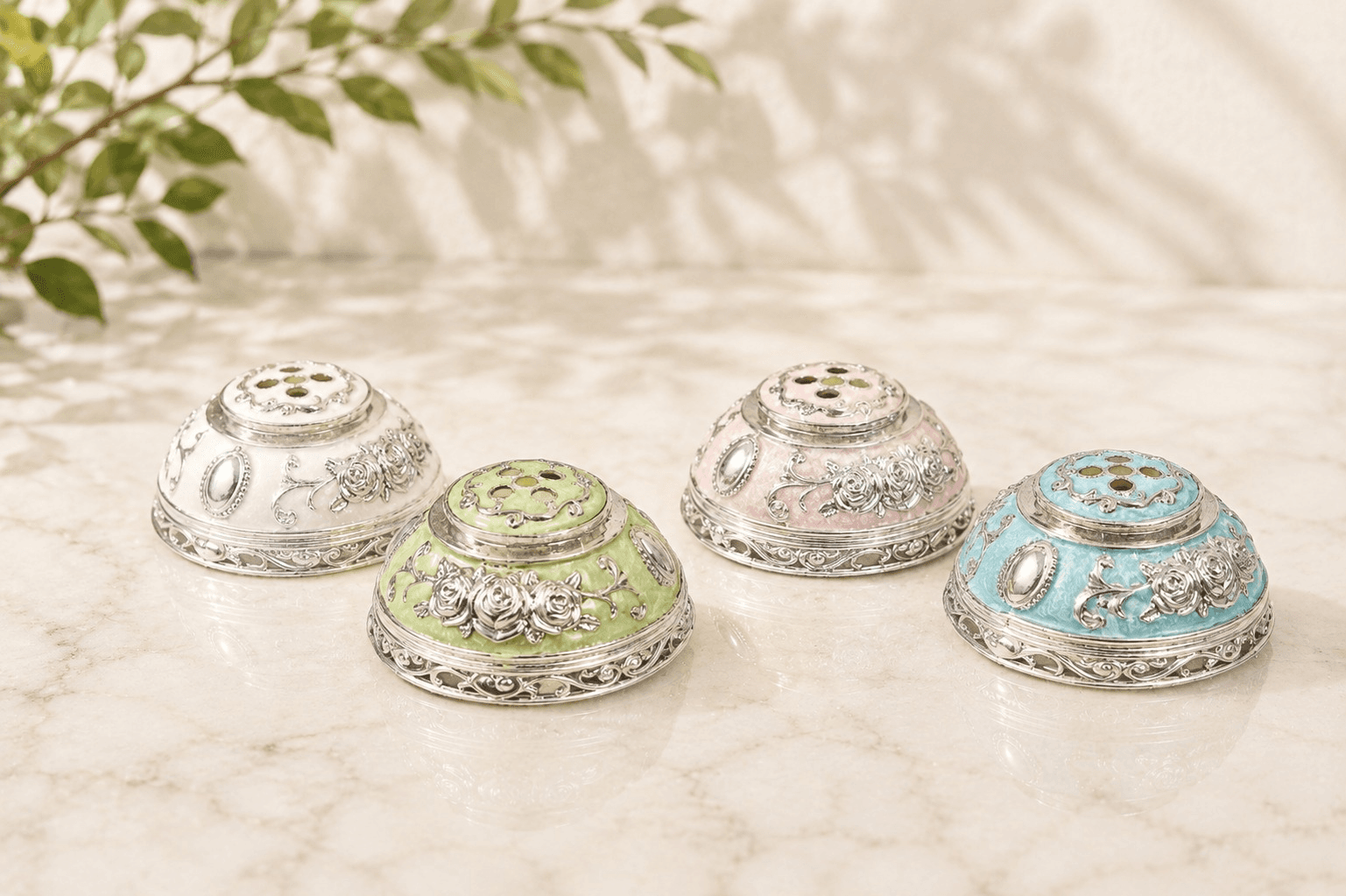 FILIGREE DOME STAND