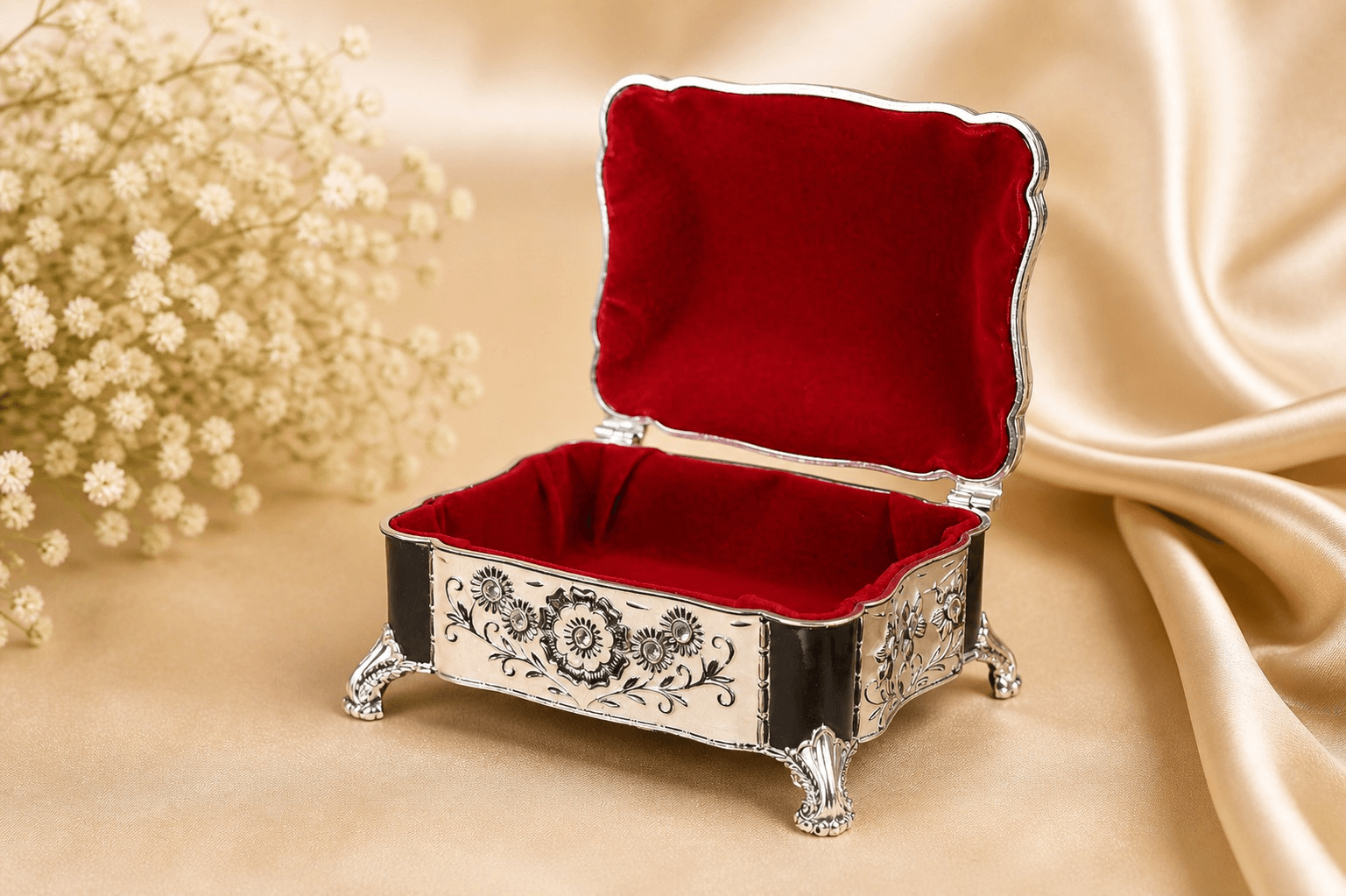 ROYAL BLACK & SILVER BOX